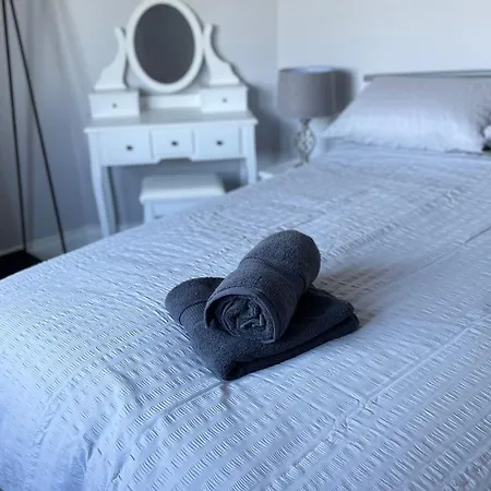 Castle View - Entire Feriehus Ballynasare